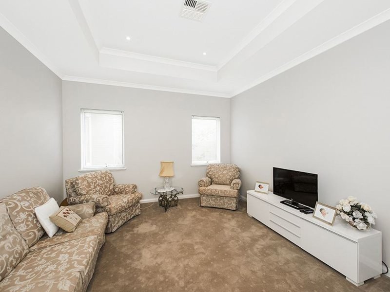 Photo - 18 Churchill Avenue, Shoalwater WA 6169 - Image 11