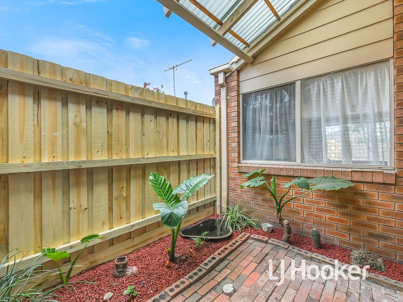 Photo - 18 Cirai Crescent, Cranbourne West VIC 3977 - Image 5