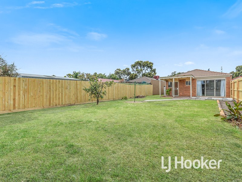 Photo - 18 Cirai Crescent, Cranbourne West VIC 3977 - Image 12