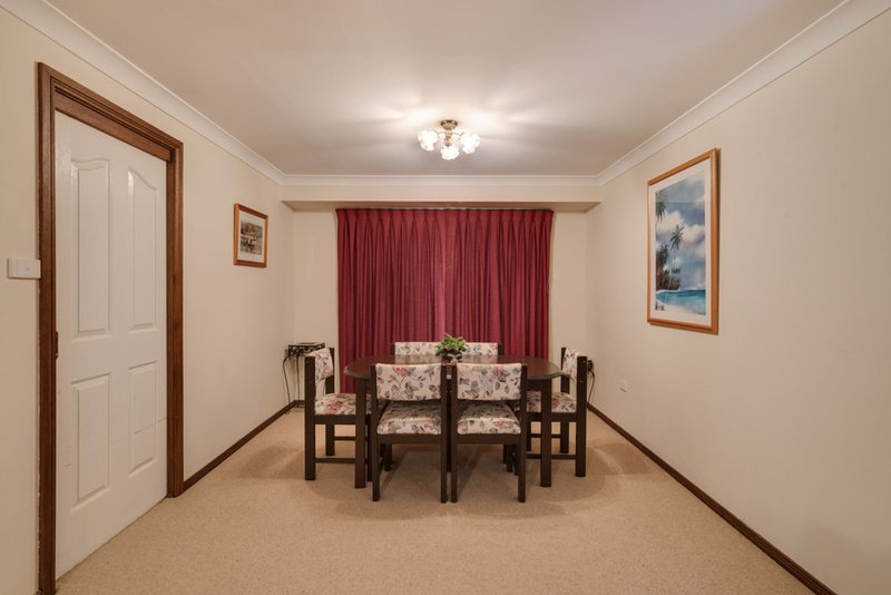 Photo - 18 Claremont Circuit, Glen Alpine NSW 2560 - Image 3