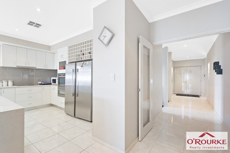 Photo - 18 Clearview Street, Yanchep WA 6035 - Image 5