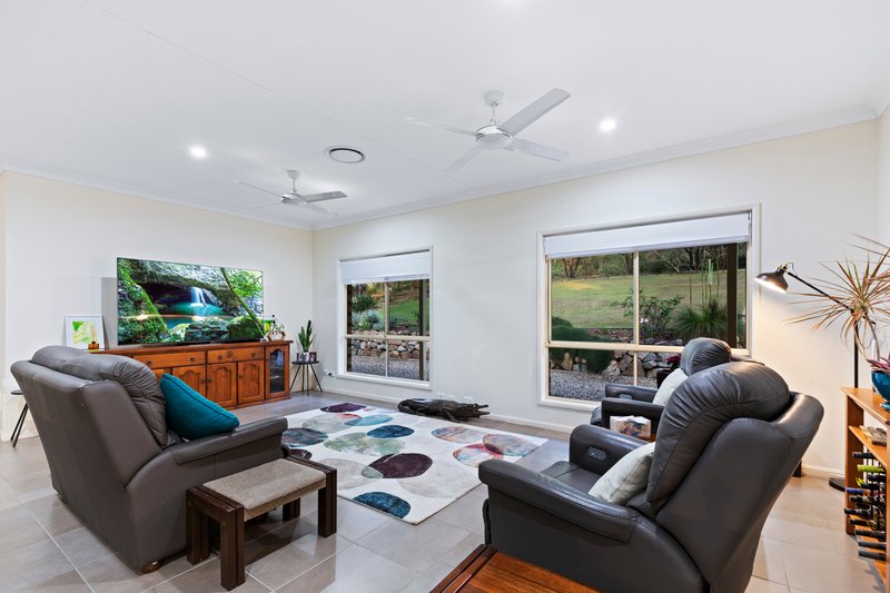 Photo - 18 Clematis Court, Cashmere QLD 4500 - Image 7