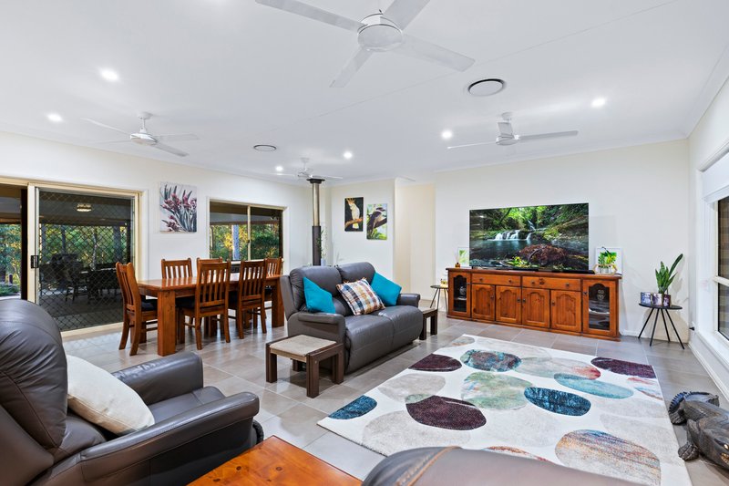 Photo - 18 Clematis Court, Cashmere QLD 4500 - Image 8