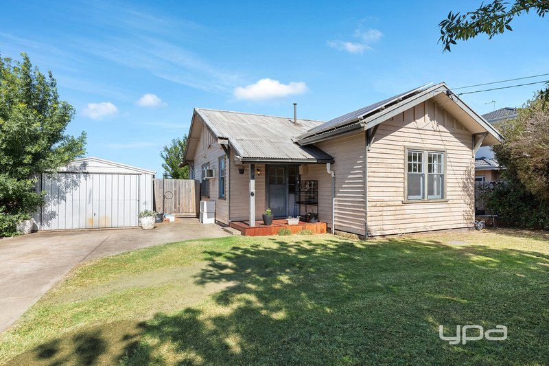 18 Cleveland Street, St Albans VIC 3021