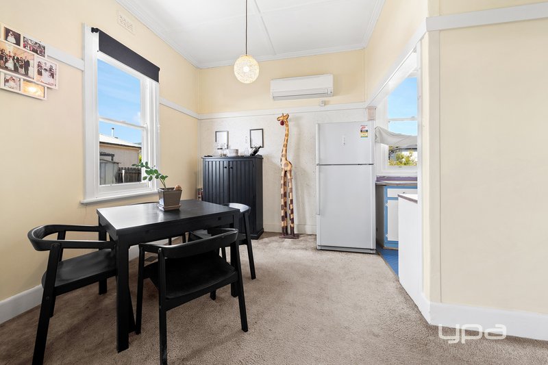 Photo - 18 Cleveland Street, St Albans VIC 3021 - Image 6