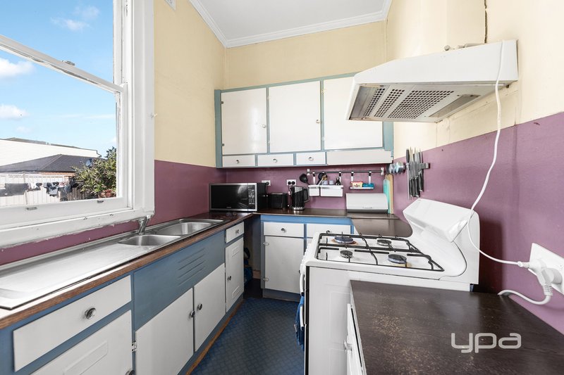 Photo - 18 Cleveland Street, St Albans VIC 3021 - Image 7