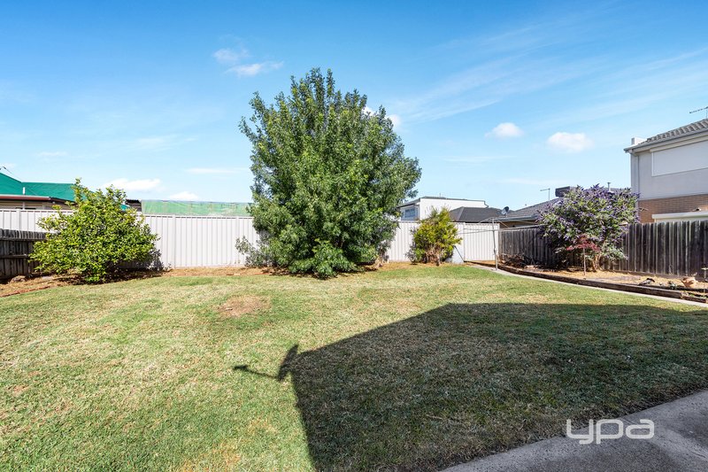 Photo - 18 Cleveland Street, St Albans VIC 3021 - Image 12