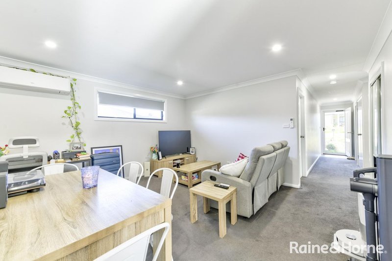 Photo - 1/8 Cliffdale Place, Kootingal NSW 2352 - Image 2