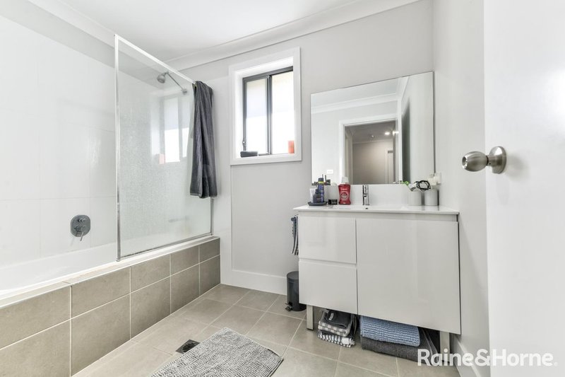 Photo - 1/8 Cliffdale Place, Kootingal NSW 2352 - Image 6