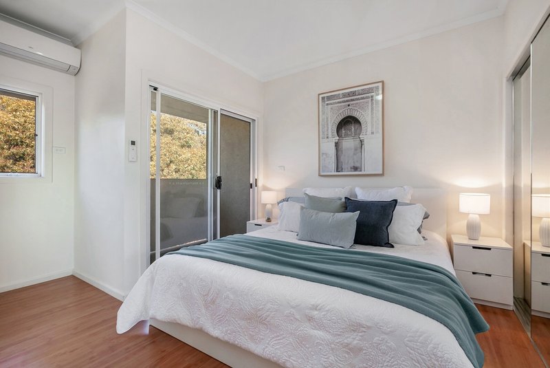 Photo - 18 Clinnick Street, Reservoir VIC 3073 - Image 5