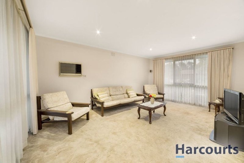 Photo - 18 Cloverlea Drive, Wantirna VIC 3152 - Image 2