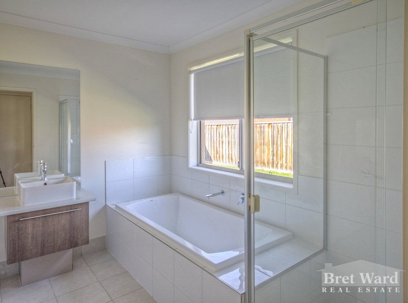 Photo - 18 Coast Avenue, Paynesville VIC 3880 - Image 4