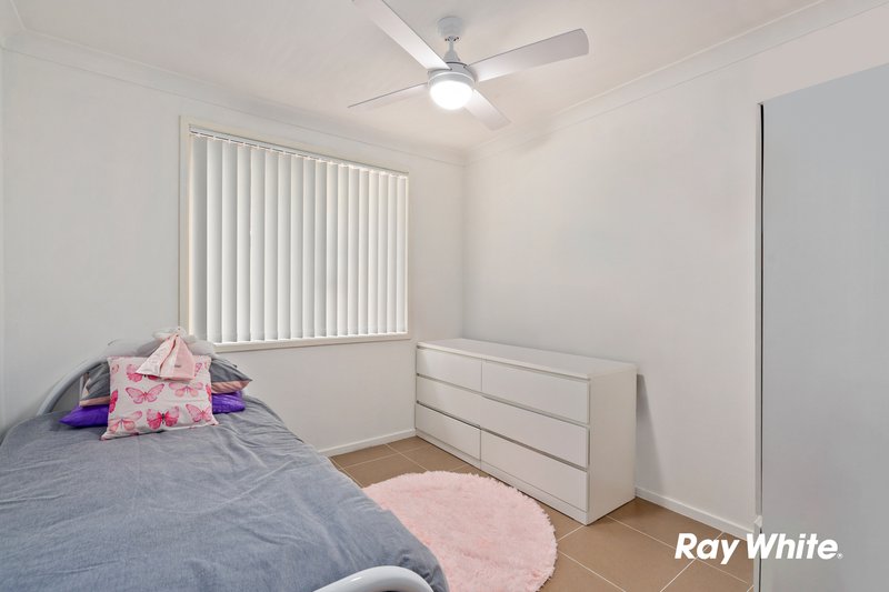 Photo - 18 Colebee Crescent, Hassall Grove NSW 2761 - Image 4