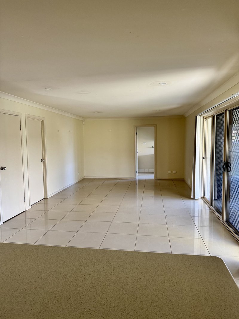 Photo - 18 College Court, Caboolture QLD 4510 - Image 2