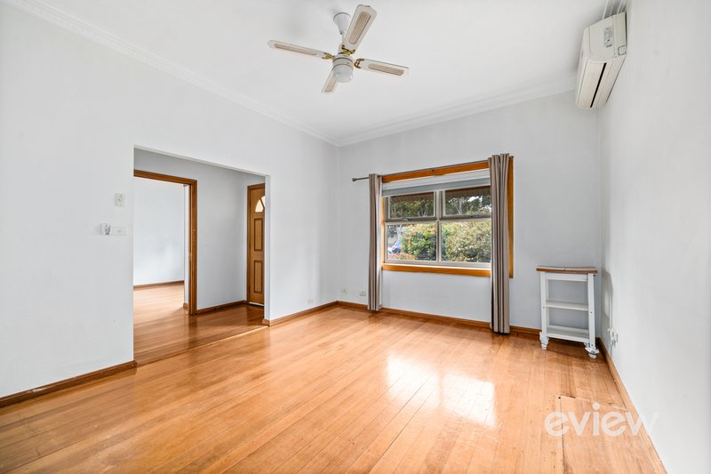 Photo - 18 College Road, Werribee VIC 3030 - Image 2