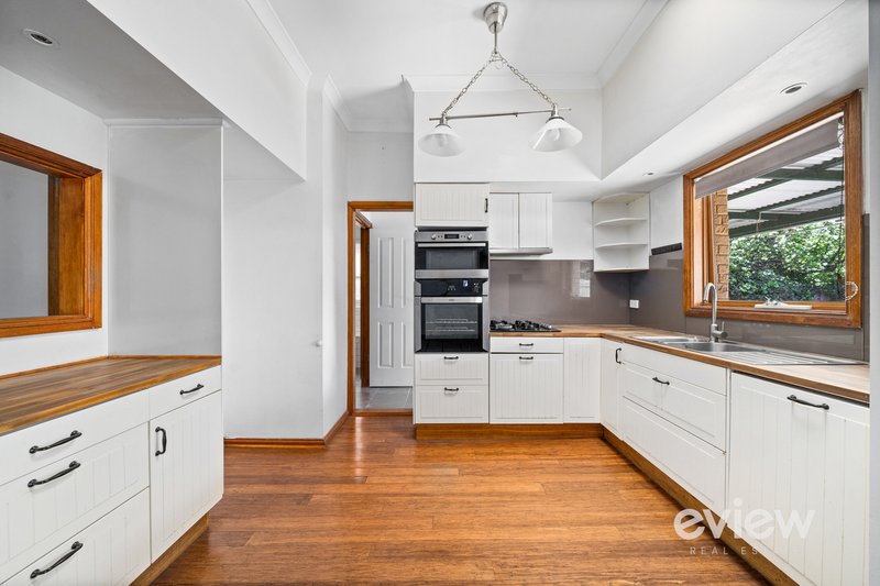 Photo - 18 College Road, Werribee VIC 3030 - Image 4