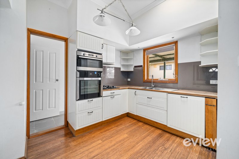 Photo - 18 College Road, Werribee VIC 3030 - Image 5