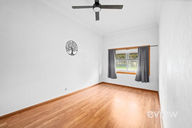 Photo - 18 College Road, Werribee VIC 3030 - Image 9