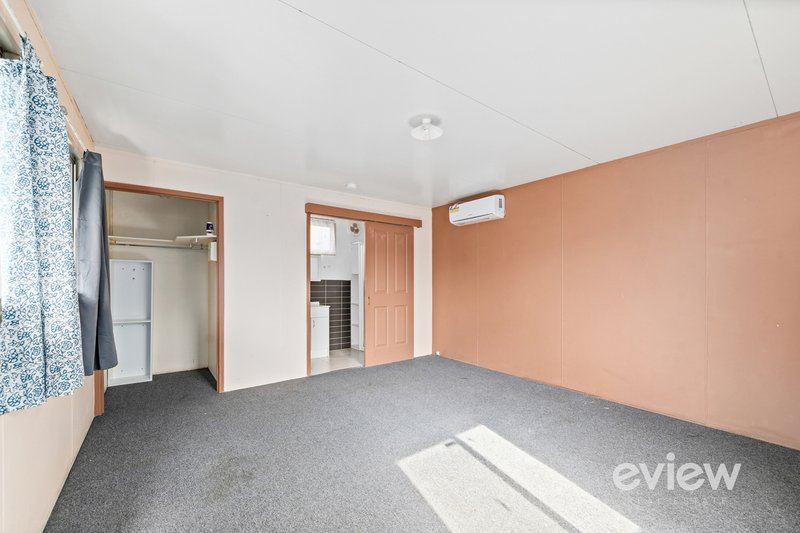 Photo - 18 College Road, Werribee VIC 3030 - Image 11