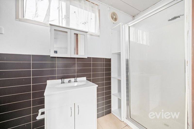Photo - 18 College Road, Werribee VIC 3030 - Image 12