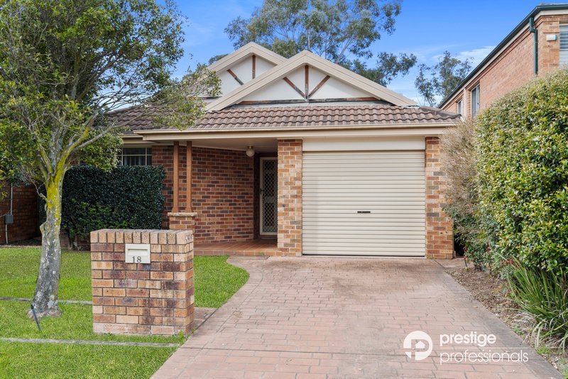 18 Collie Court, Wattle Grove NSW 2173