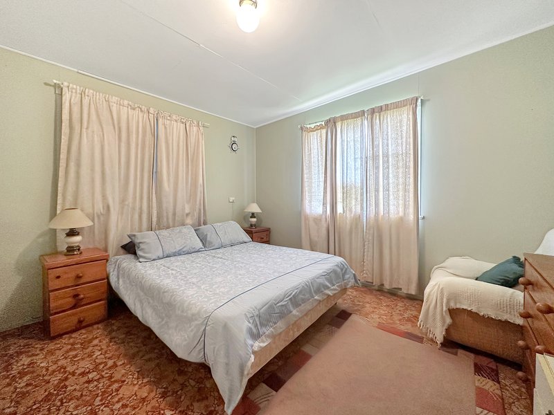 Photo - 18 Colonial Drive, Clairview QLD 4741 - Image 12