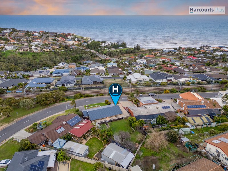 Photo - 18 Columbia Crescent, Hallett Cove SA 5158 - Image 21