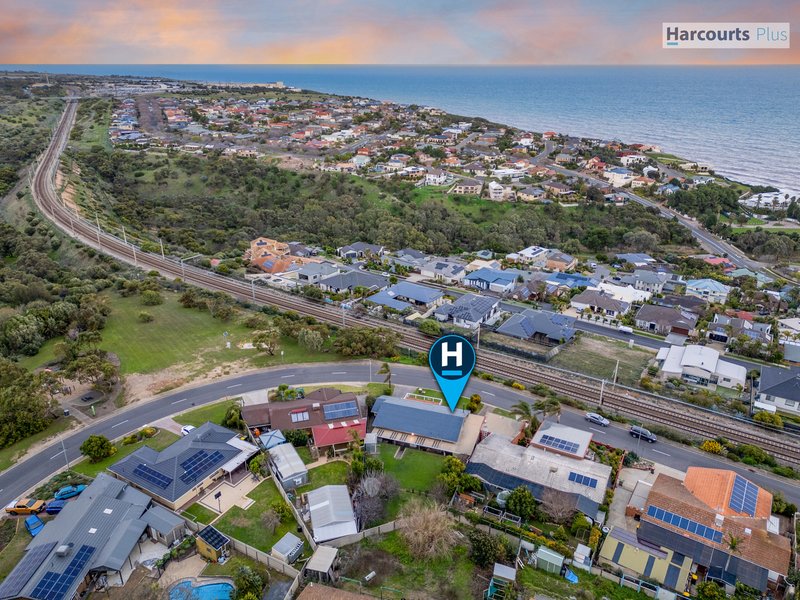 Photo - 18 Columbia Crescent, Hallett Cove SA 5158 - Image 22