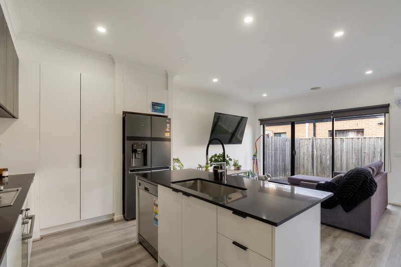 Photo - 18 Colwood Avenue, Mickleham VIC 3064 - Image 3
