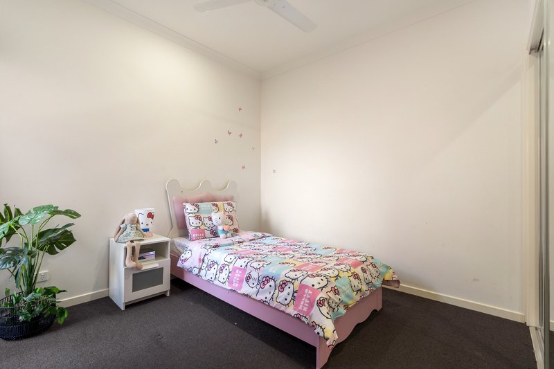 Photo - 18 Colwood Avenue, Mickleham VIC 3064 - Image 5