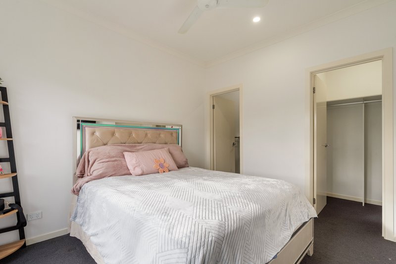 Photo - 18 Colwood Avenue, Mickleham VIC 3064 - Image 8