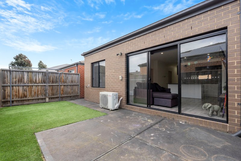 Photo - 18 Colwood Avenue, Mickleham VIC 3064 - Image 14