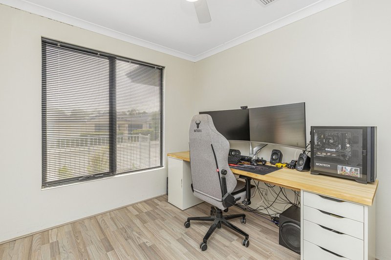 Photo - 18 Conferta Link, Banksia Grove WA 6031 - Image 13