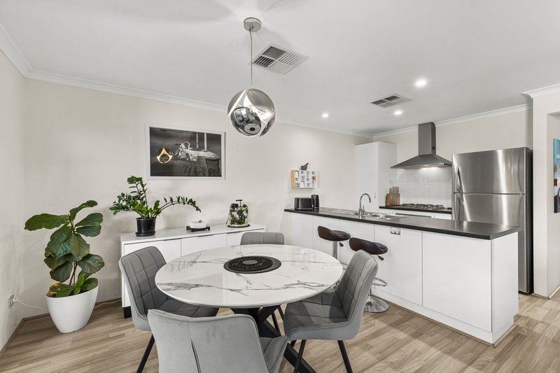 Photo - 18 Conferta Link, Banksia Grove WA 6031 - Image 15