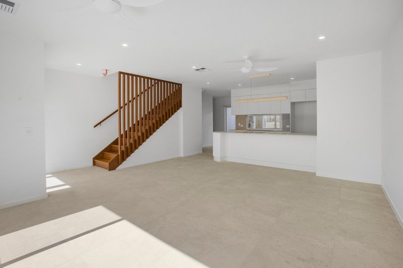 Photo - 1/8 Conifer Crescent, Palmview QLD 4553 - Image 3