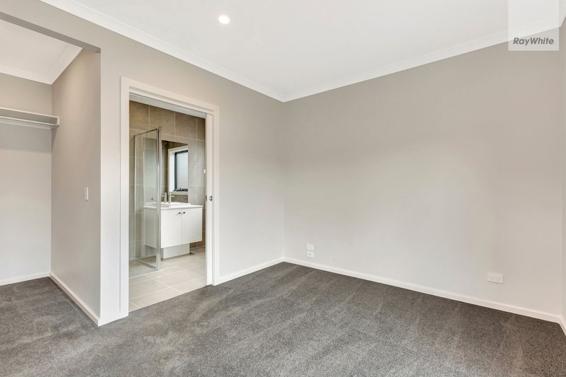 Photo - 18 Conifer Drive, Wallan VIC 3756 - Image 5