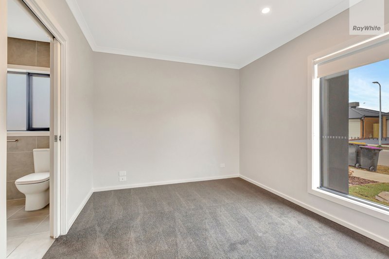 Photo - 18 Conifer Drive, Wallan VIC 3756 - Image 6