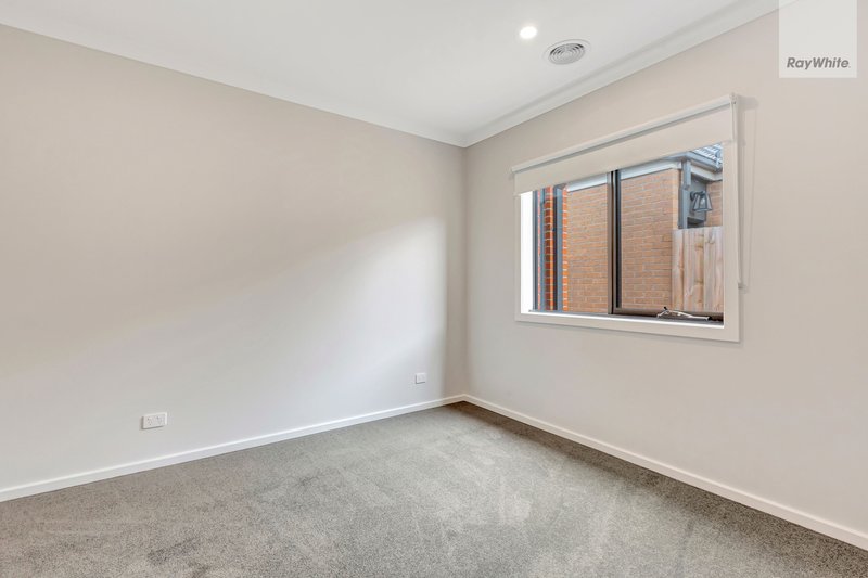 Photo - 18 Conifer Drive, Wallan VIC 3756 - Image 10
