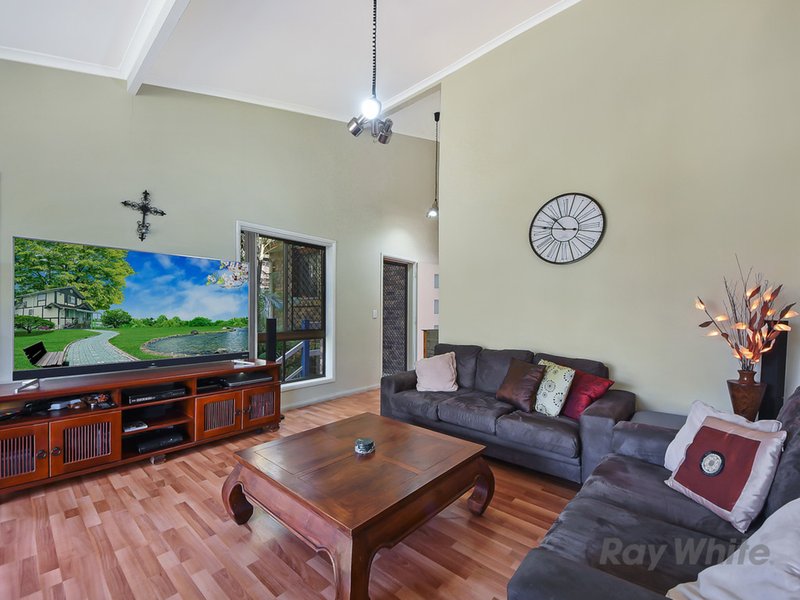 Photo - 18 Constantia Drive, Petrie QLD 4502 - Image 7