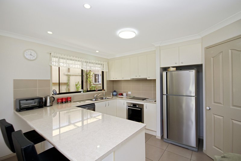 Photo - 18 Coolamon Crescent, Beerwah QLD 4519 - Image 2