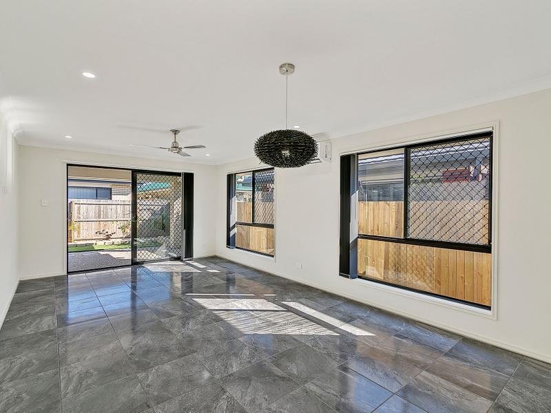 Photo - 18 Copal Drive, Logan Reserve QLD 4133 - Image 5