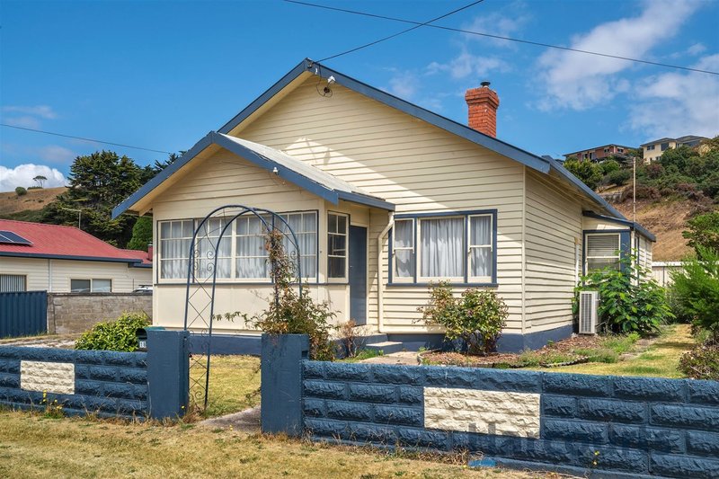 18 Coroneagh Street, Penguin TAS 7316