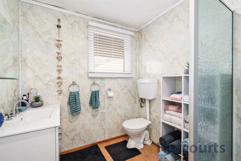 Photo - 18 Coroneagh Street, Penguin TAS 7316 - Image 7