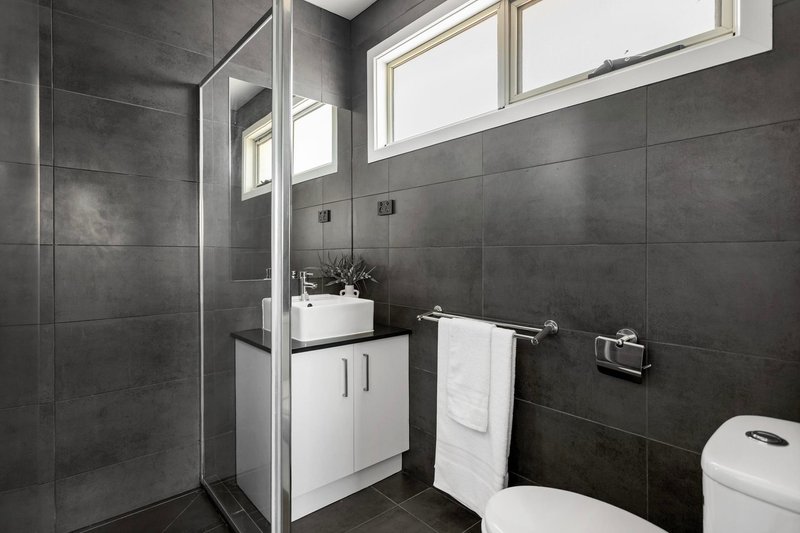 Photo - 1/8 Corrigan Avenue, Brooklyn VIC 3012 - Image 6