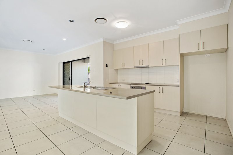 Photo - 18 Couples Street, North Lakes QLD 4509 - Image 6