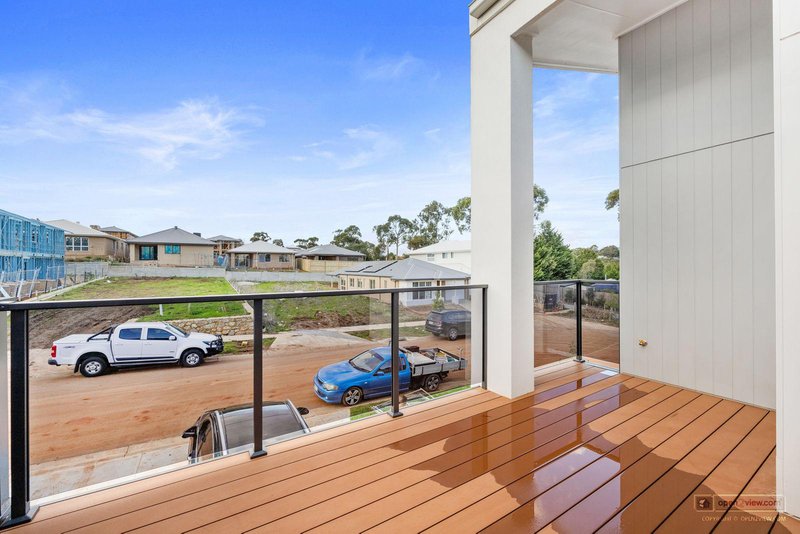 Photo - 18 Cowles Crescent, Lilydale VIC 3140 - Image 17