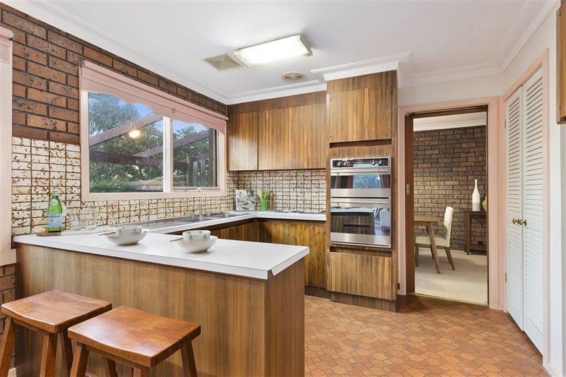 Photo - 18 Cowrie Street, Glen Waverley VIC 3150 - Image 5