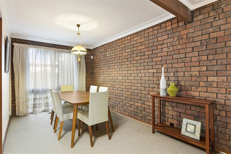 Photo - 18 Cowrie Street, Glen Waverley VIC 3150 - Image 6