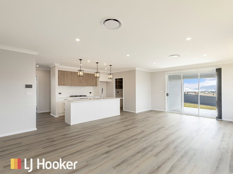 Photo - 18 Crested Avenue, Moore Creek NSW 2340 - Image 3