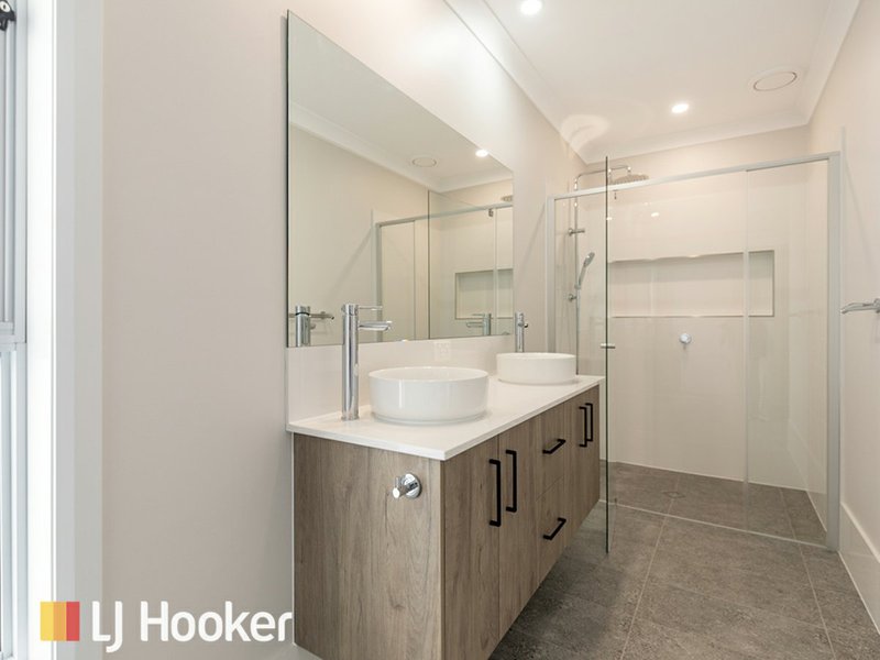 Photo - 18 Crested Avenue, Moore Creek NSW 2340 - Image 9